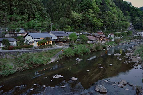 夕暮れ時の出雲湯村温泉